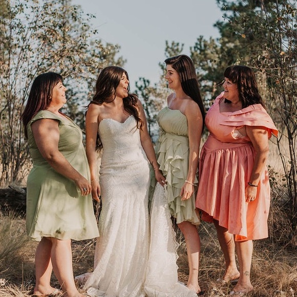 Lis Simon Strapless Vintage Lace Wedding Dress - Picture 5 of 9